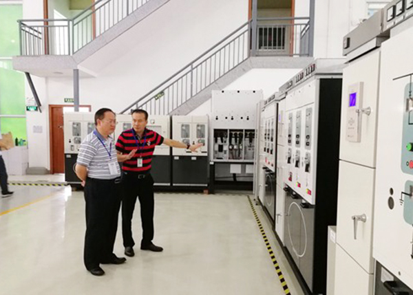 貴州電網(wǎng)總工程師毛時杰蒞臨赫茲曼電力參訪指導(dǎo)